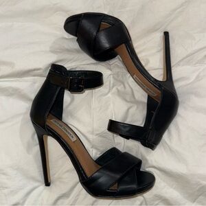Steve Madden Black Mickey Heels 6.5